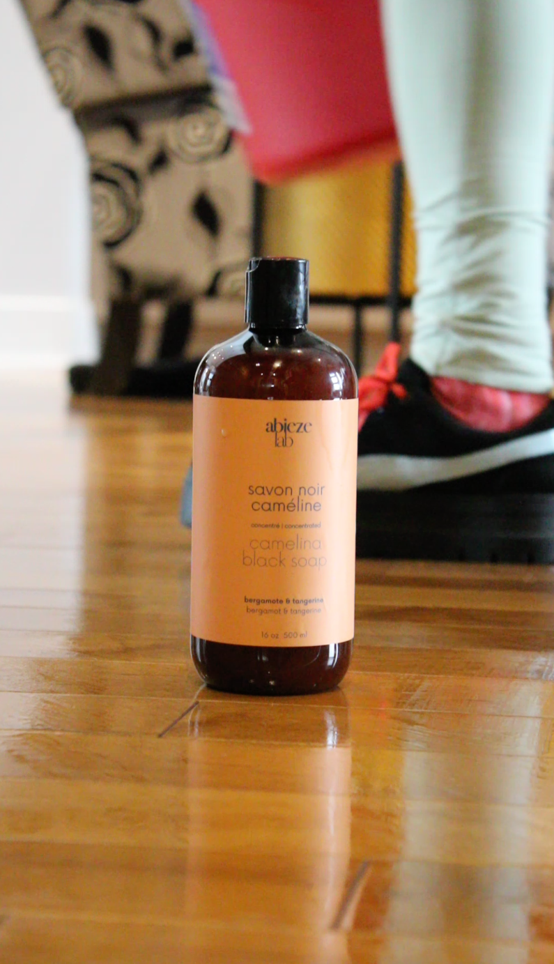 les Secrets du Savon Noir pour un Nettoyage Efficace et Naturel de Vos Planchers
