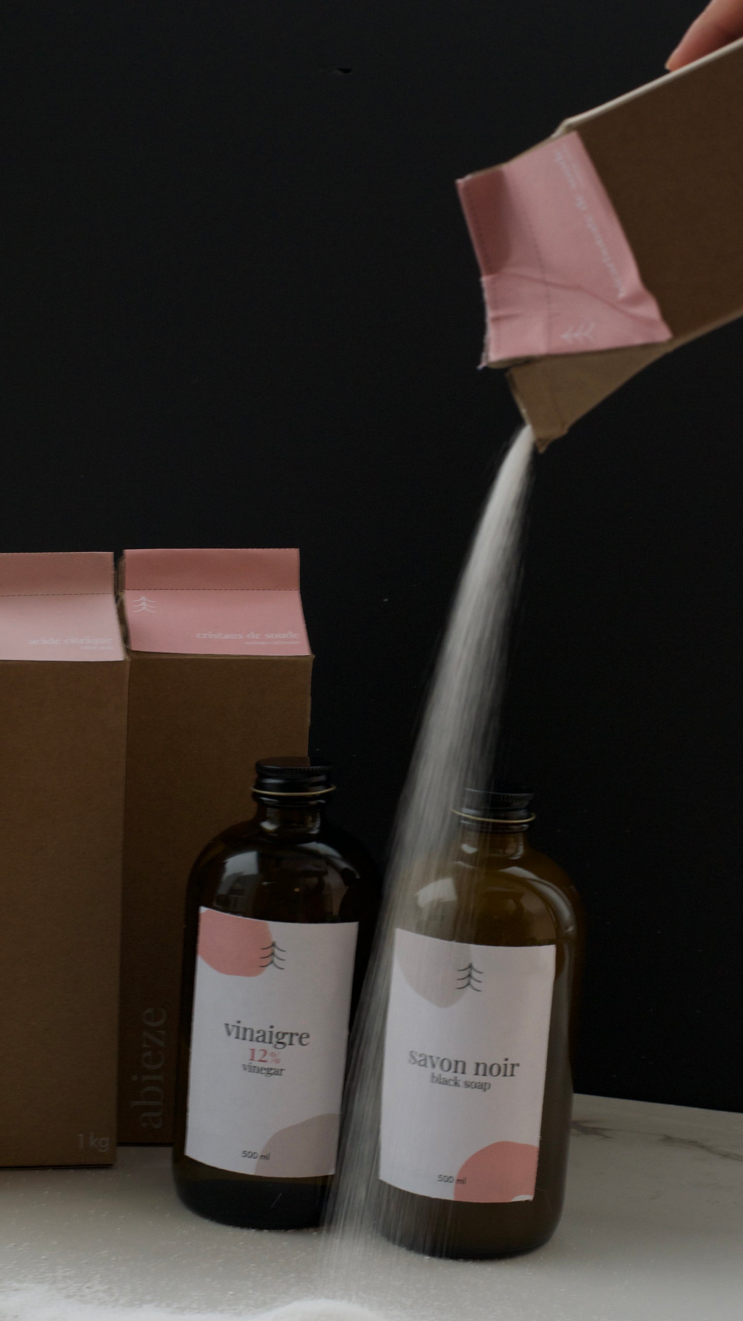 présentation du bicarbonate de soude avec le savon noir abieze